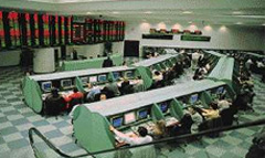 Borsa faiz indirimi beklentisini sat�n ald�