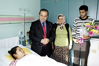 Doğumda ölen bebeğin ailesine kaymakam ziyareti