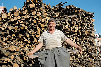 Odun ve kömür cep yakıyor 