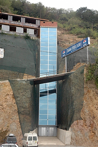 Karadeniz zekasının ürünü: Kaya asansörü